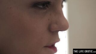 Erotic Viola Bailey covers her bed in petals to masturbate