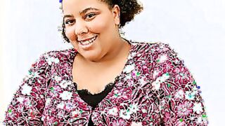 Hefty Taylor Spreads For a Dick