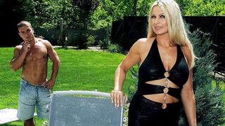 Muscle guy fucks a sexy mature