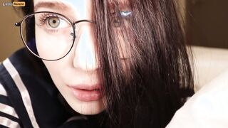 My friend suddenly fucked me while I was on Twitter! - LittleReislin