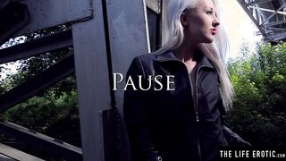 Glam blonde Adelina White pees outdoors & rubs her twat