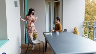 Friend's sexy mom welcomes me after hard night