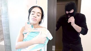 Huge Boobs MOMMY Victoria June Surprised by Thief