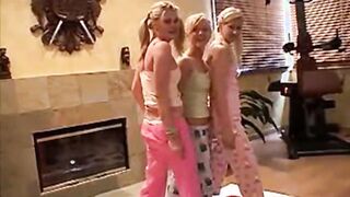 Amateur solo teen sexy girl masturbates at sleepover