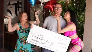 Lucky Dad Wins Little Puck’s Cunt