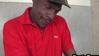 Trans tart enjoys fucking anally in doggystyle