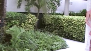 Buff daddy eats an butt before sliding his massive meat into it